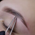 Sourcils à la cire