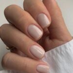 Gel sur ongles naturels